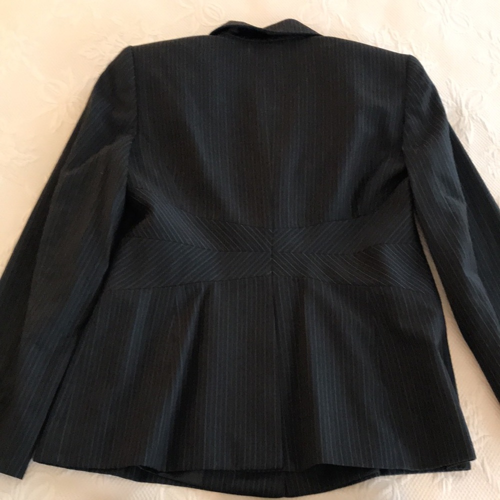 Like new! Black & blue pinstriped pant suit - Picture 8 of 10